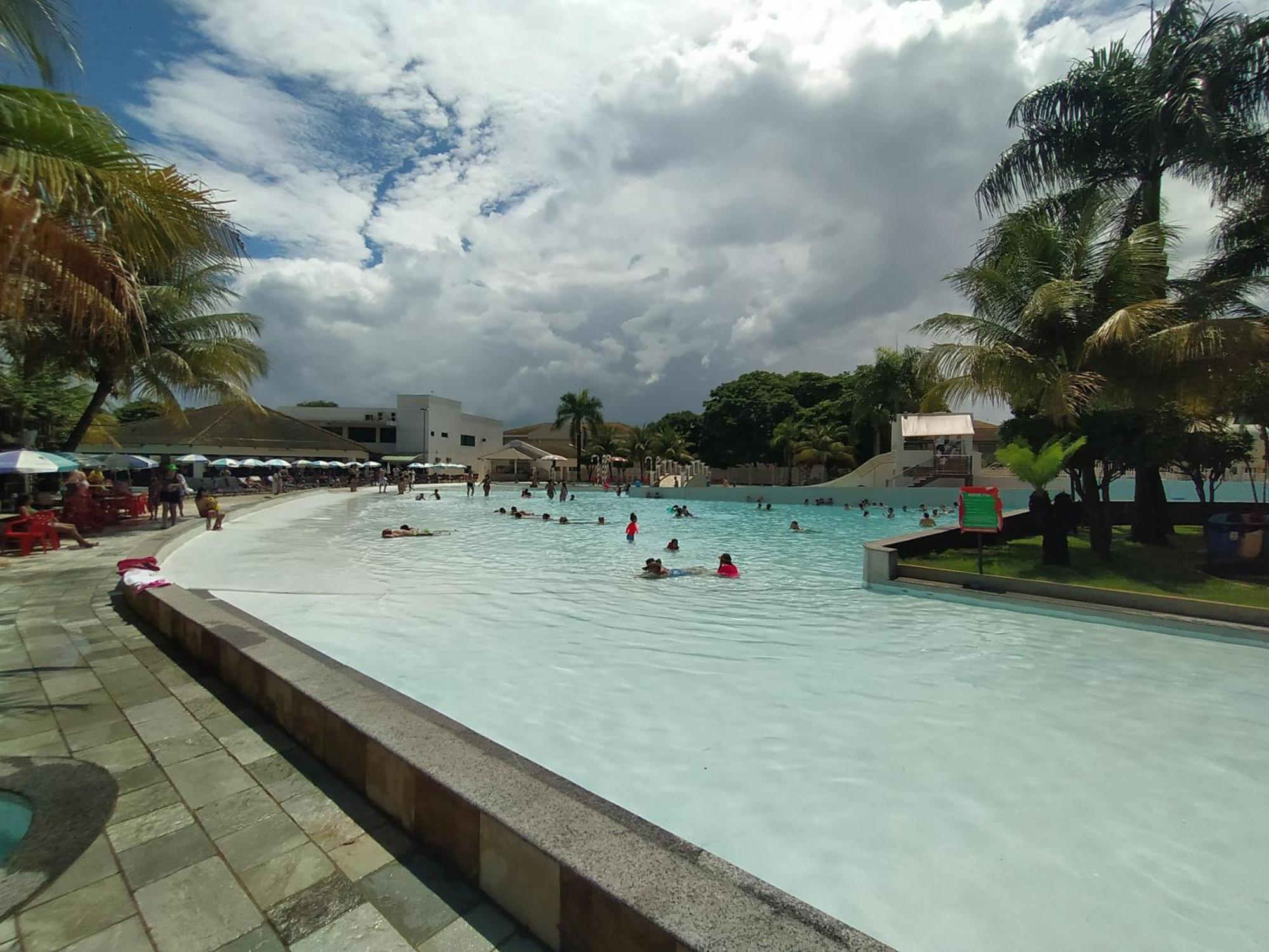 Lacqua Diroma, Mais Parque Acquatico Com Piscina De Ondas Caldas Novas Exterior photo